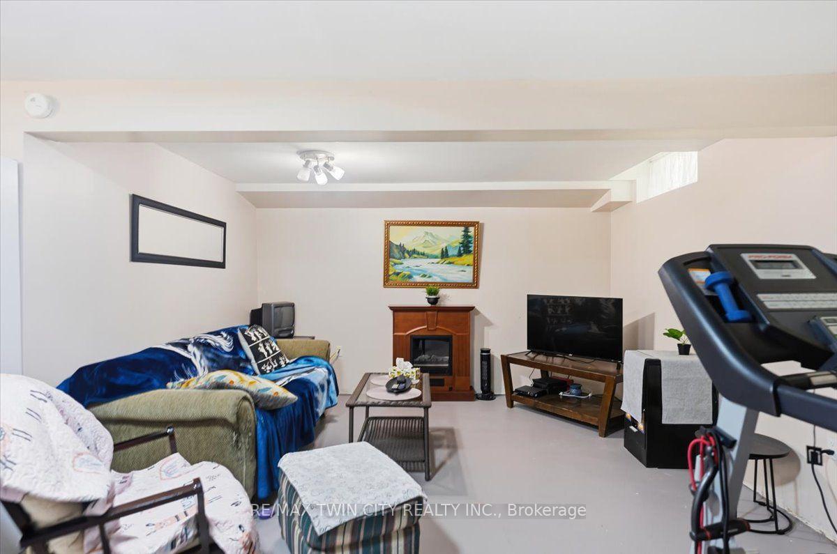 Photo 37 of 16 Palomino Drive, Brantford, Lynden Hills — HOMEH