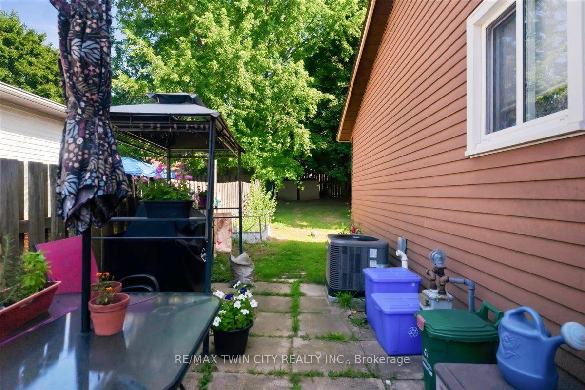 Photo 38 of 16 Palomino Drive, Brantford, Lynden Hills — HOMEH