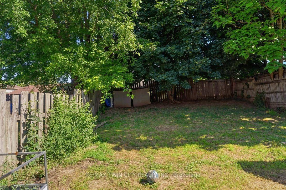 Photo 40 of 16 Palomino Drive, Brantford, Lynden Hills — HOMEH