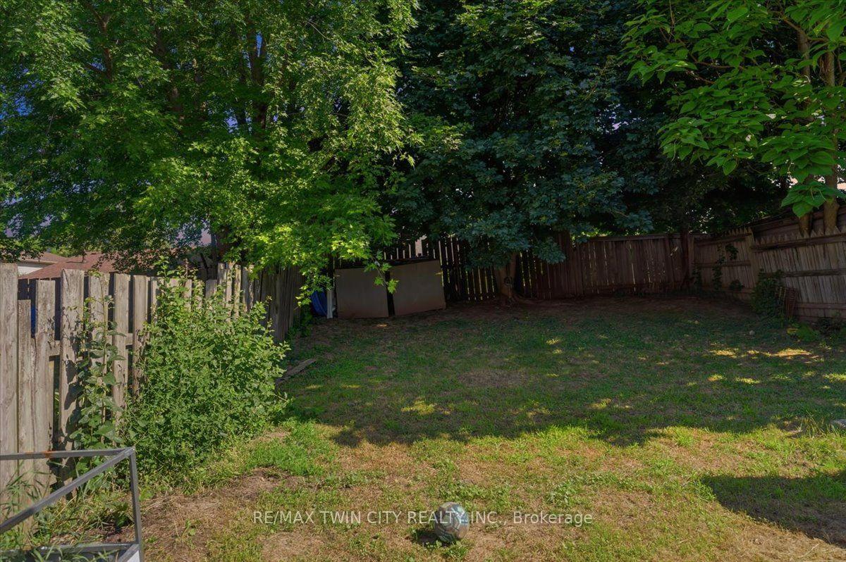 Photo 42 of 16 Palomino Drive, Brantford, Lynden Hills — HOMEH