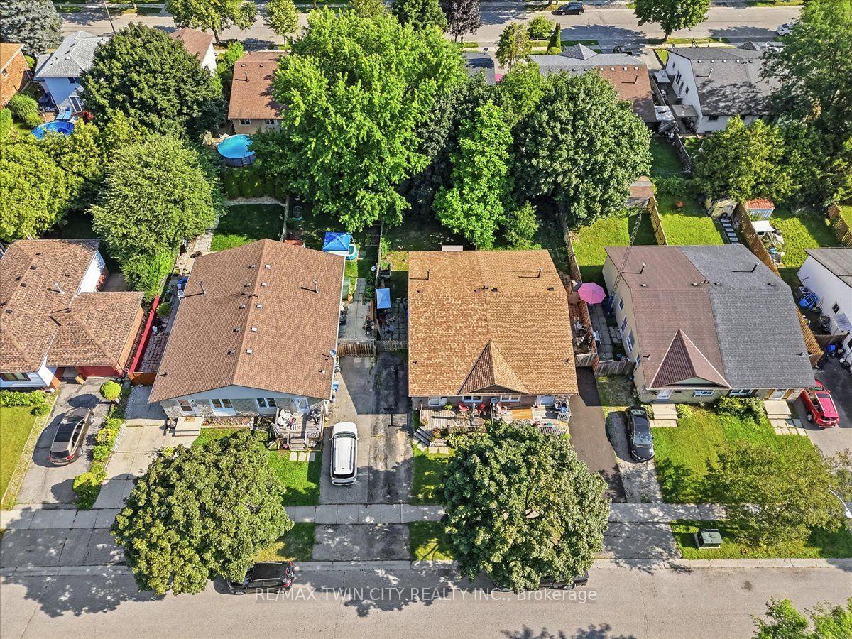 Photo 44 of 16 Palomino Drive, Brantford, Lynden Hills — HOMEH
