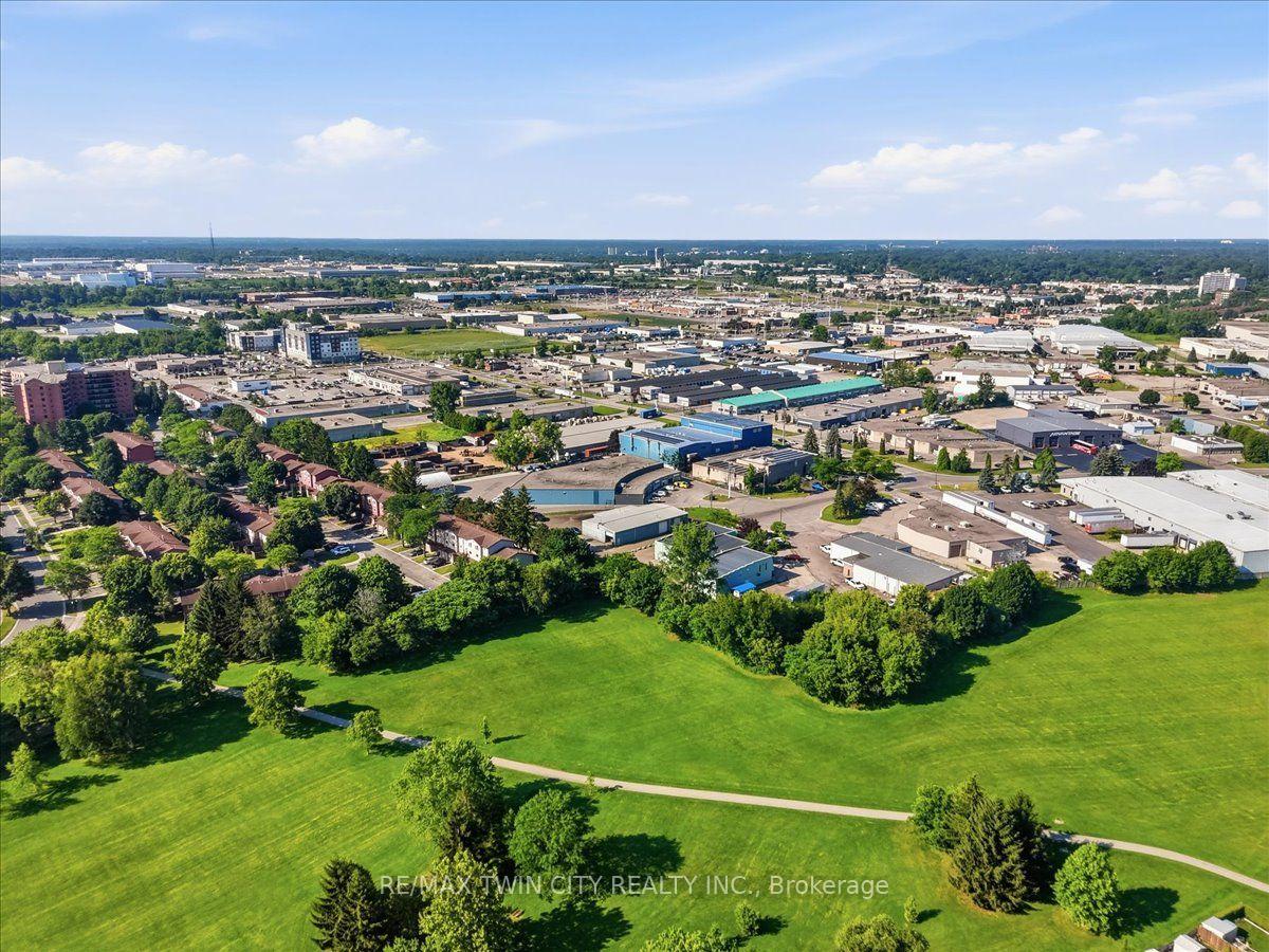 Photo 47 of 16 Palomino Drive, Brantford, Lynden Hills — HOMEH