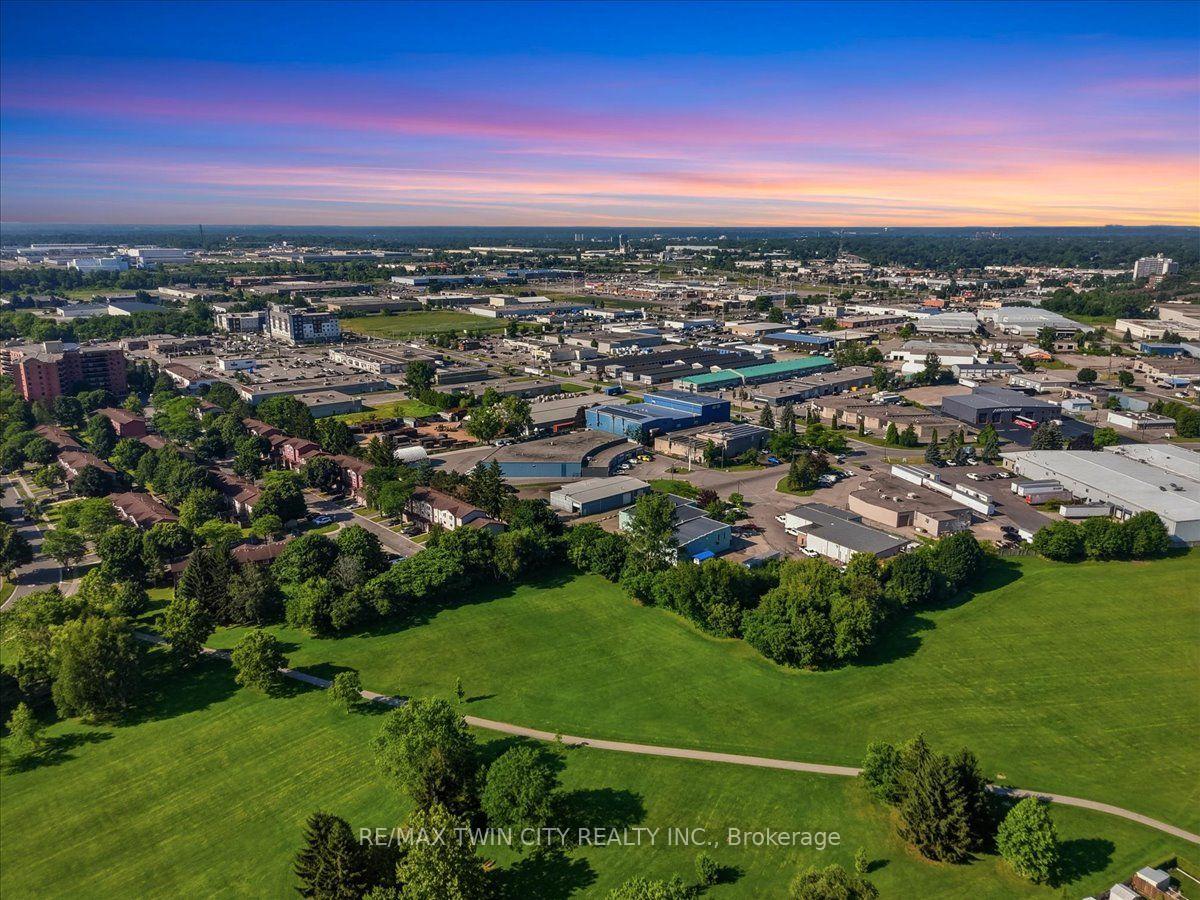 Photo 48 of 16 Palomino Drive, Brantford, Lynden Hills — HOMEH