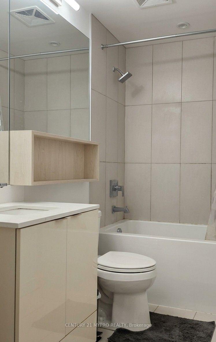 Photo 10 of Unit 1706, 70 Princess Street, Toronto, Moss Park — HOMEH