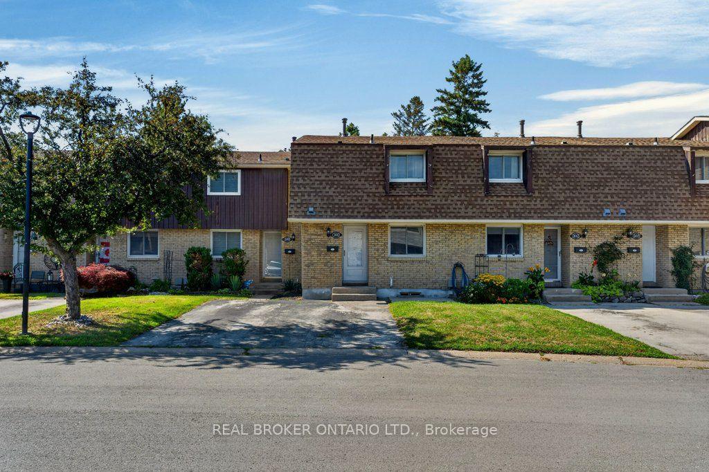Photo 5 of Unit 101, 50 Lakeshore Road, St. Catharines, Lakeport — HOMEH