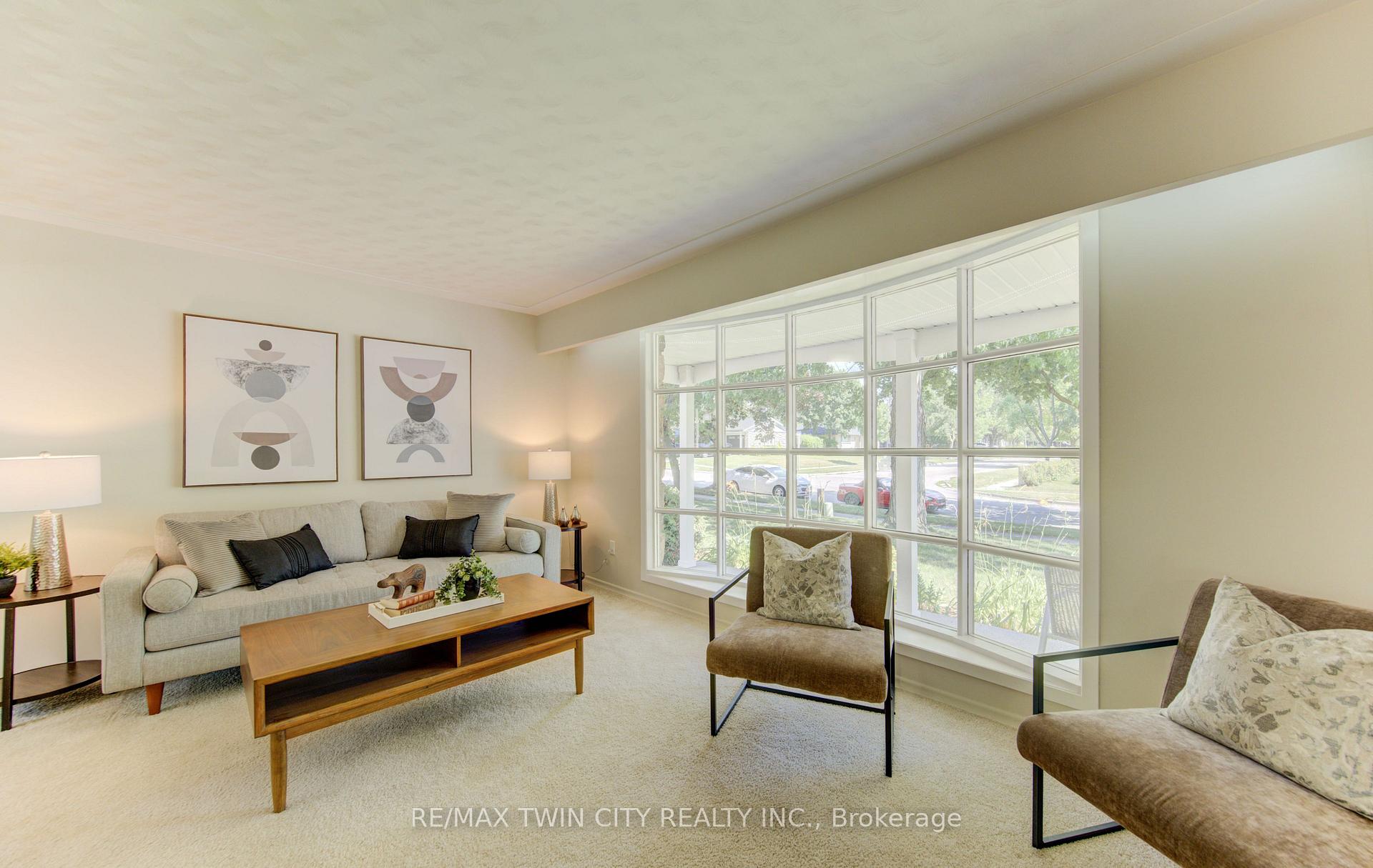 Photo 3 of 26 Penrose Avenue, Waterloo — HOMEH