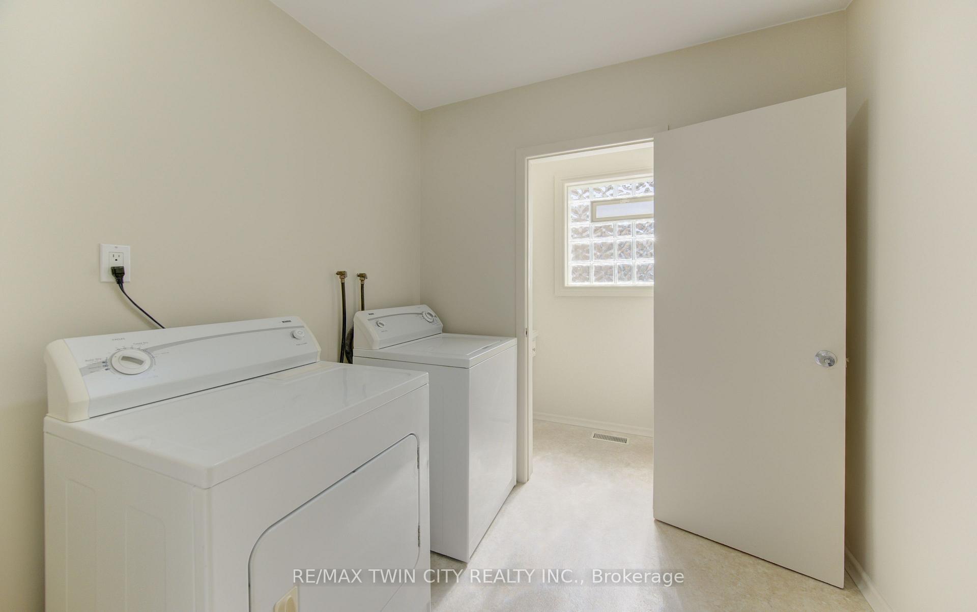 Photo 16 of 26 Penrose Avenue, Waterloo — HOMEH