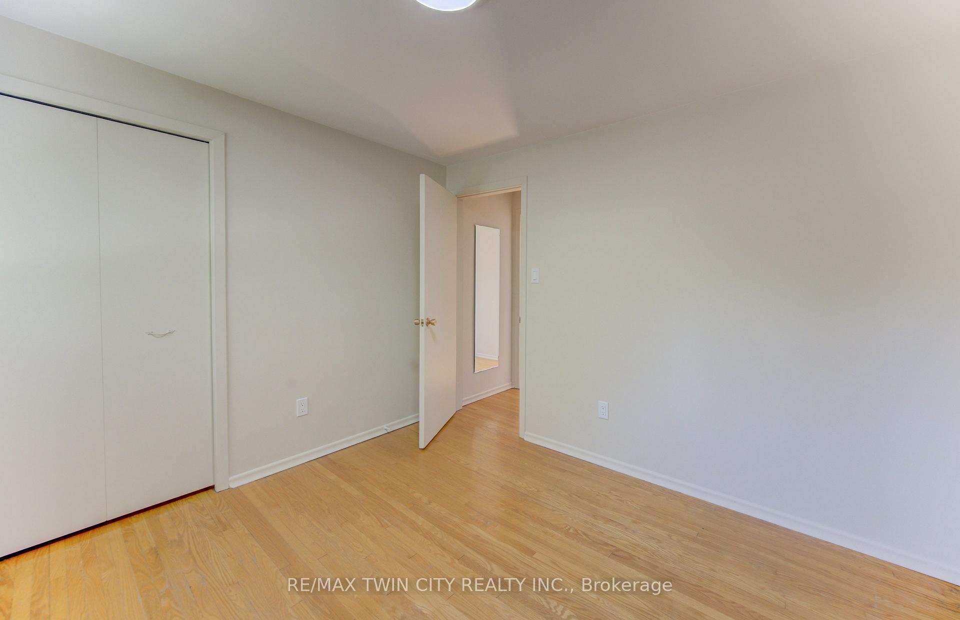 Photo 18 of 26 Penrose Avenue, Waterloo — HOMEH