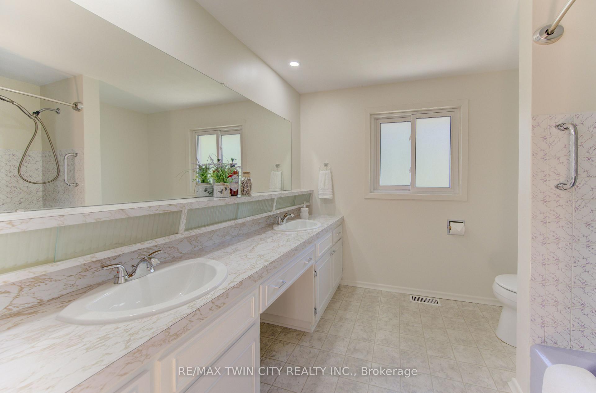 Photo 24 of 26 Penrose Avenue, Waterloo — HOMEH