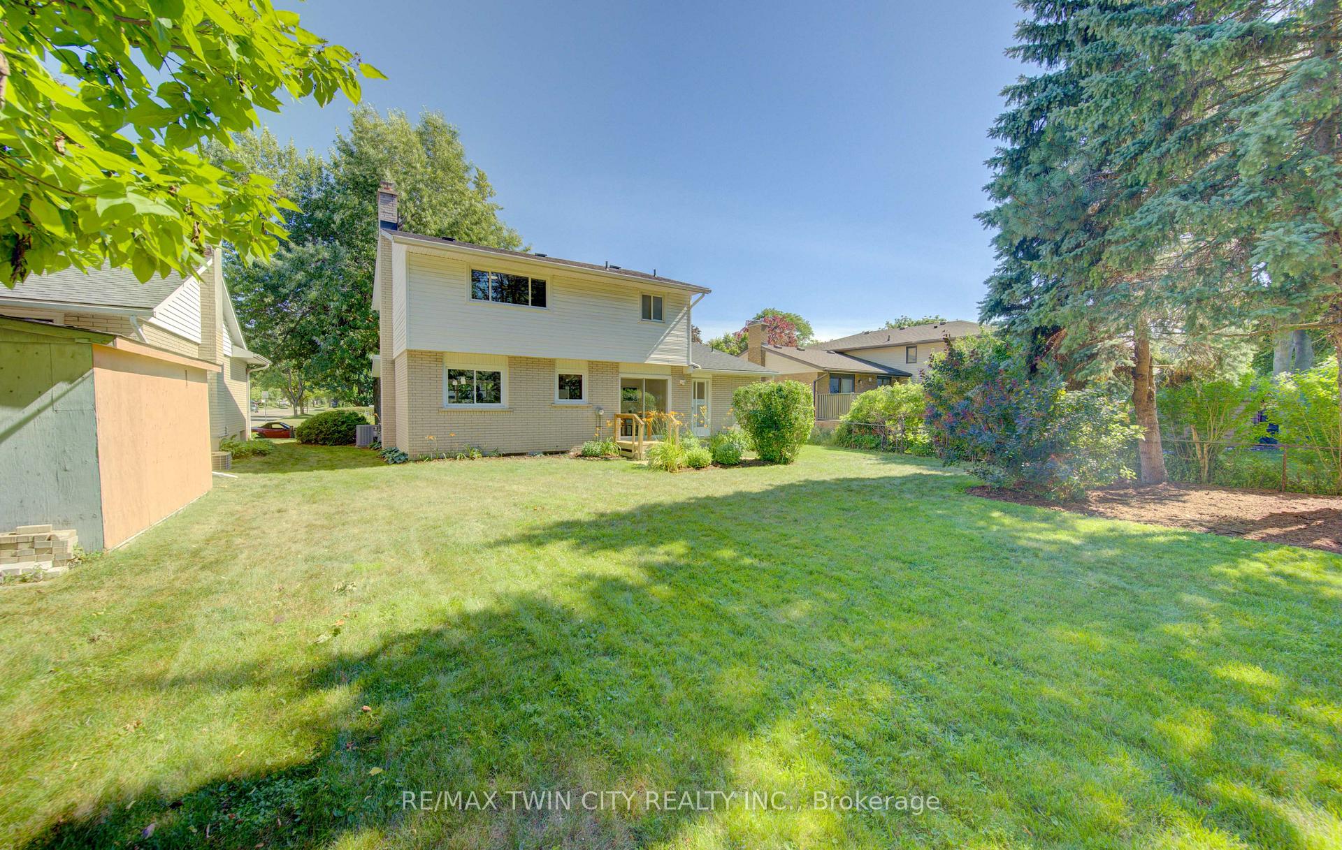 Photo 32 of 26 Penrose Avenue, Waterloo — HOMEH