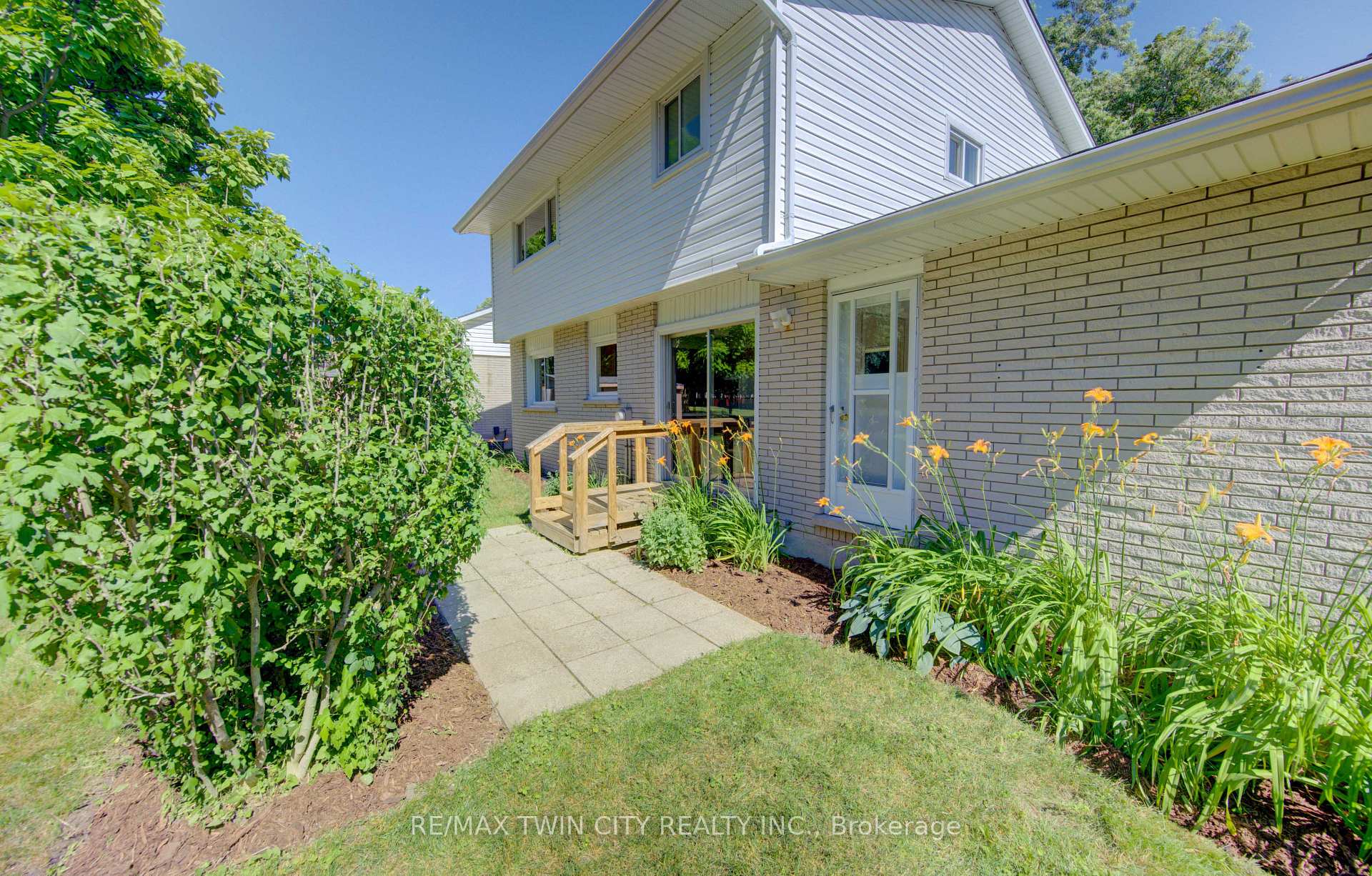 Photo 34 of 26 Penrose Avenue, Waterloo — HOMEH