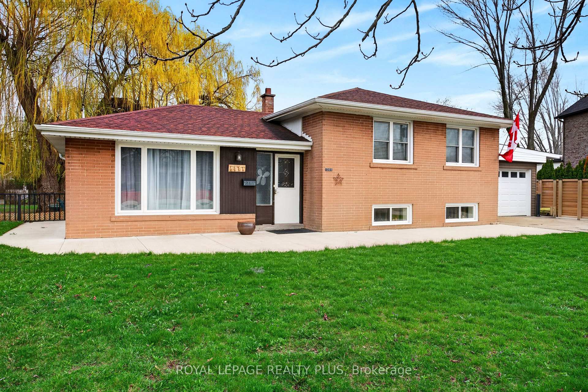 Photo 7 of 1332 Stanbury Road, Oakville, West — HOMEH