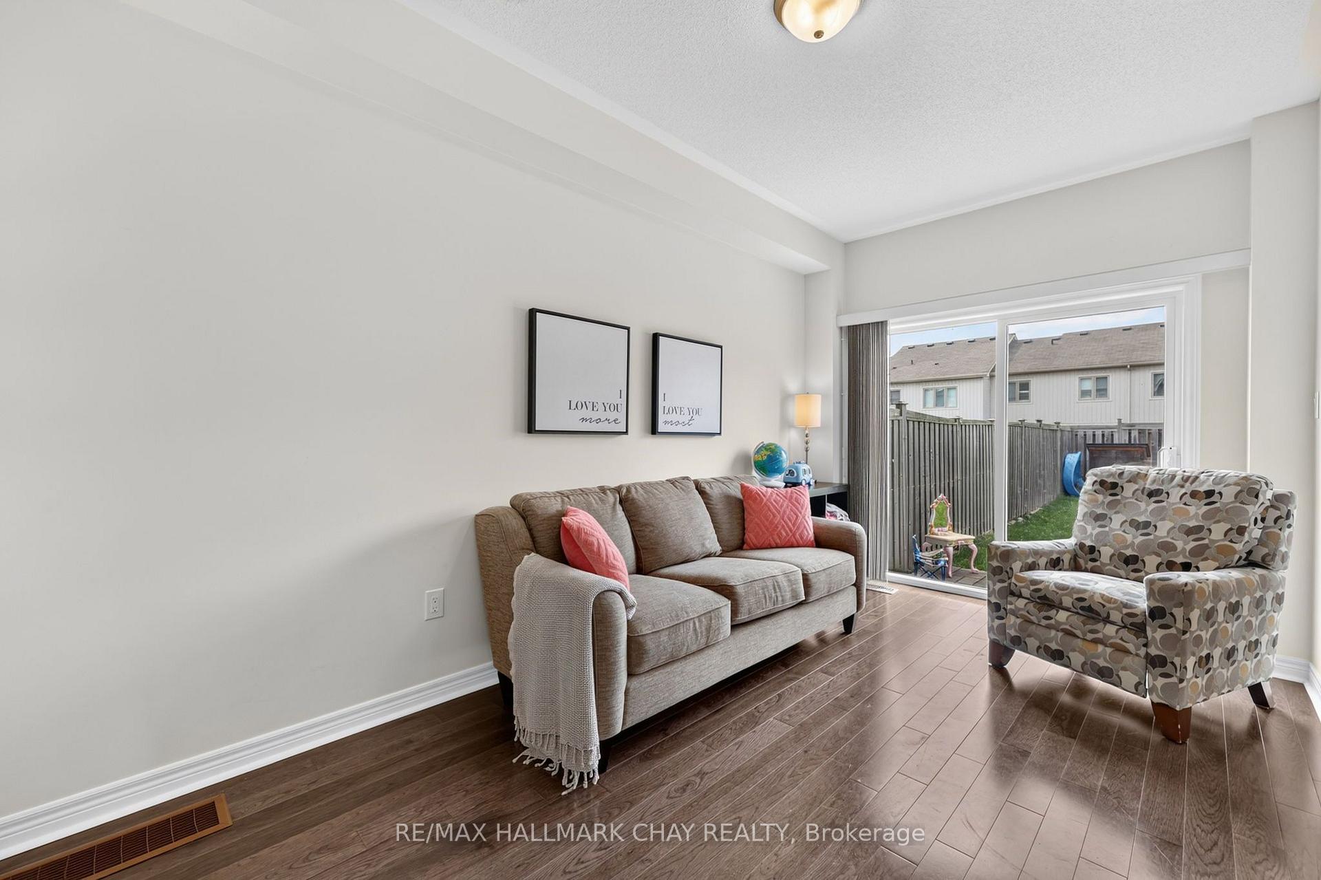 Photo 7 of 21 Pearcey Crescent, Barrie, West Bayfield — HOMEH
