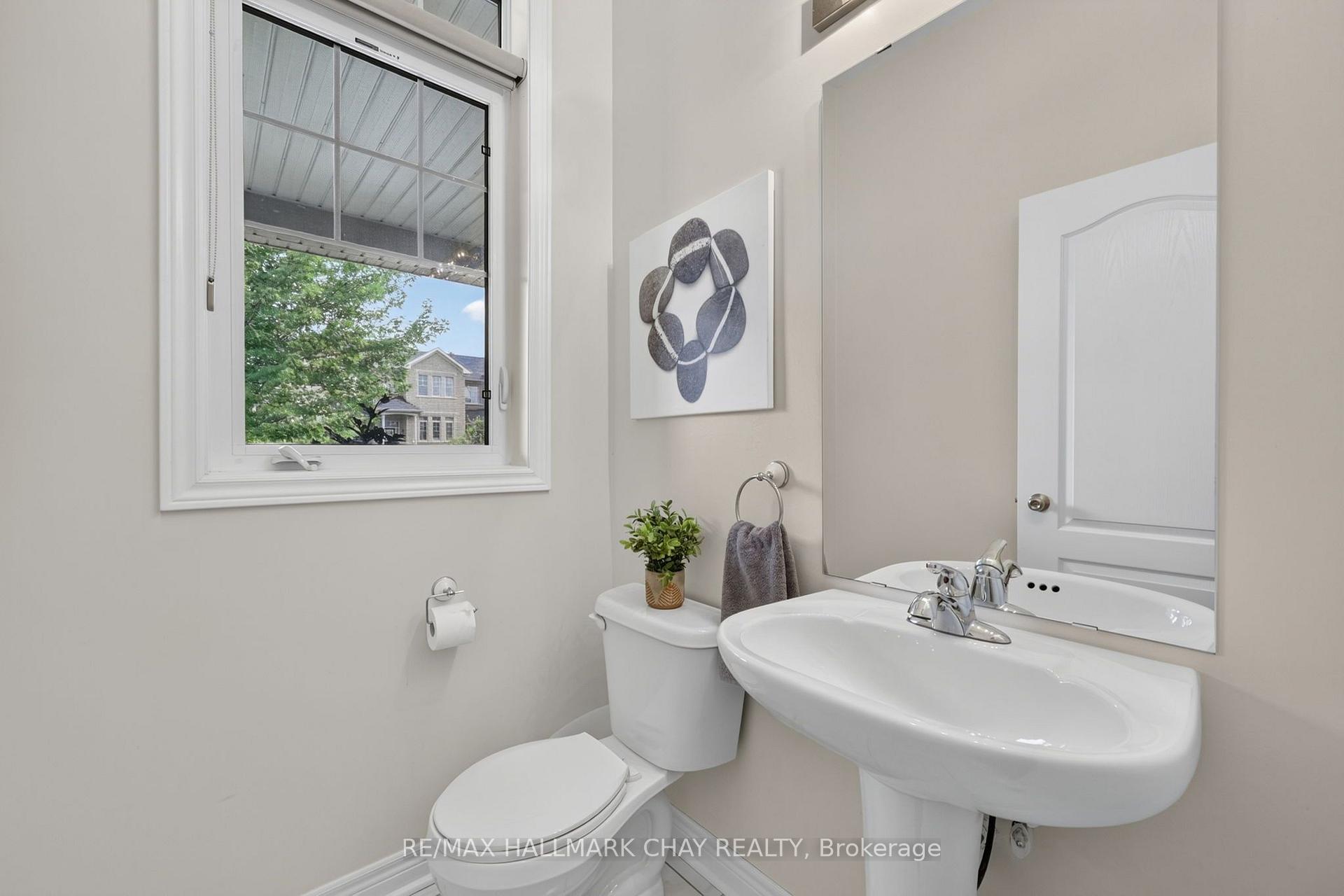 Photo 9 of 21 Pearcey Crescent, Barrie, West Bayfield — HOMEH