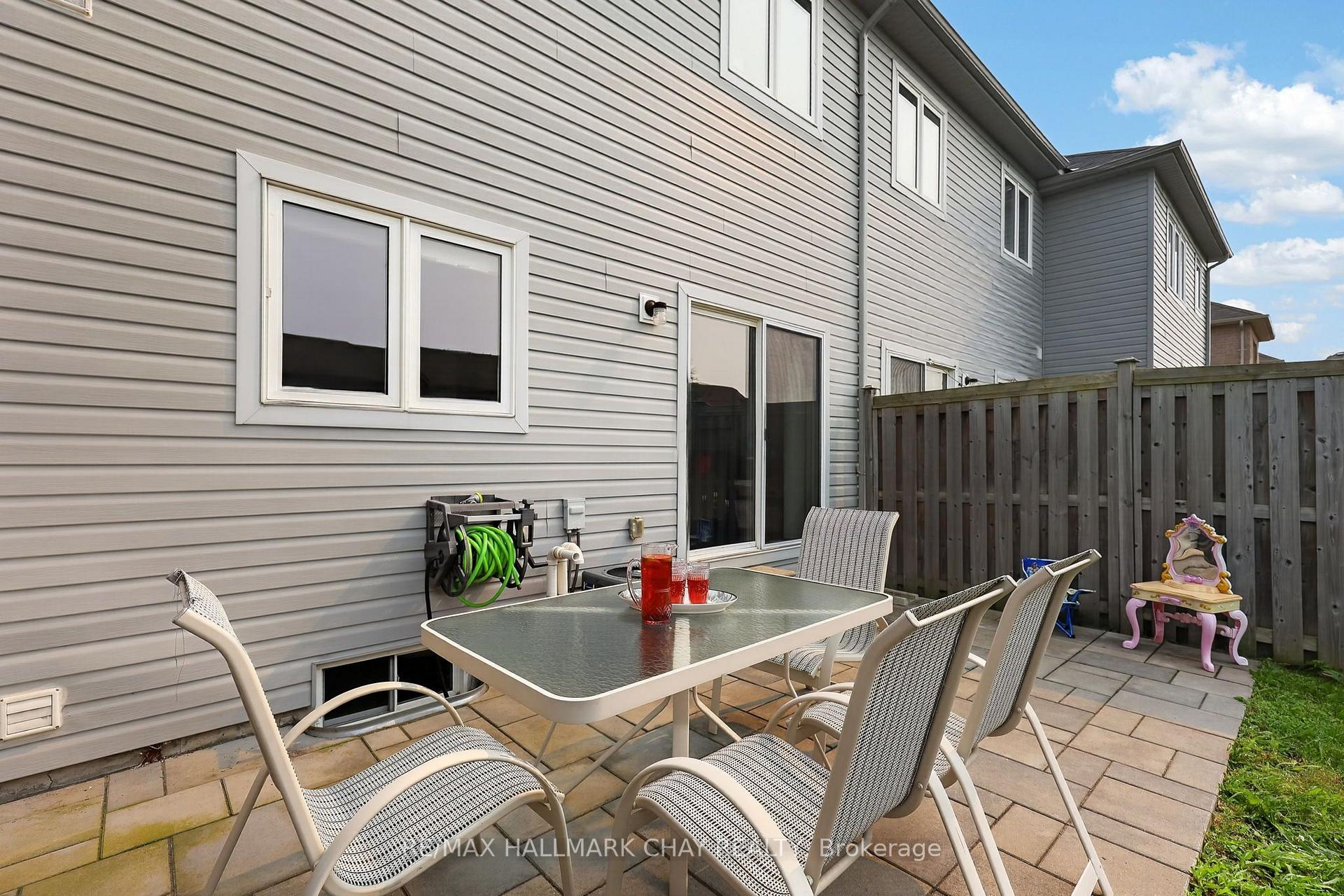 Photo 16 of 21 Pearcey Crescent, Barrie, West Bayfield — HOMEH