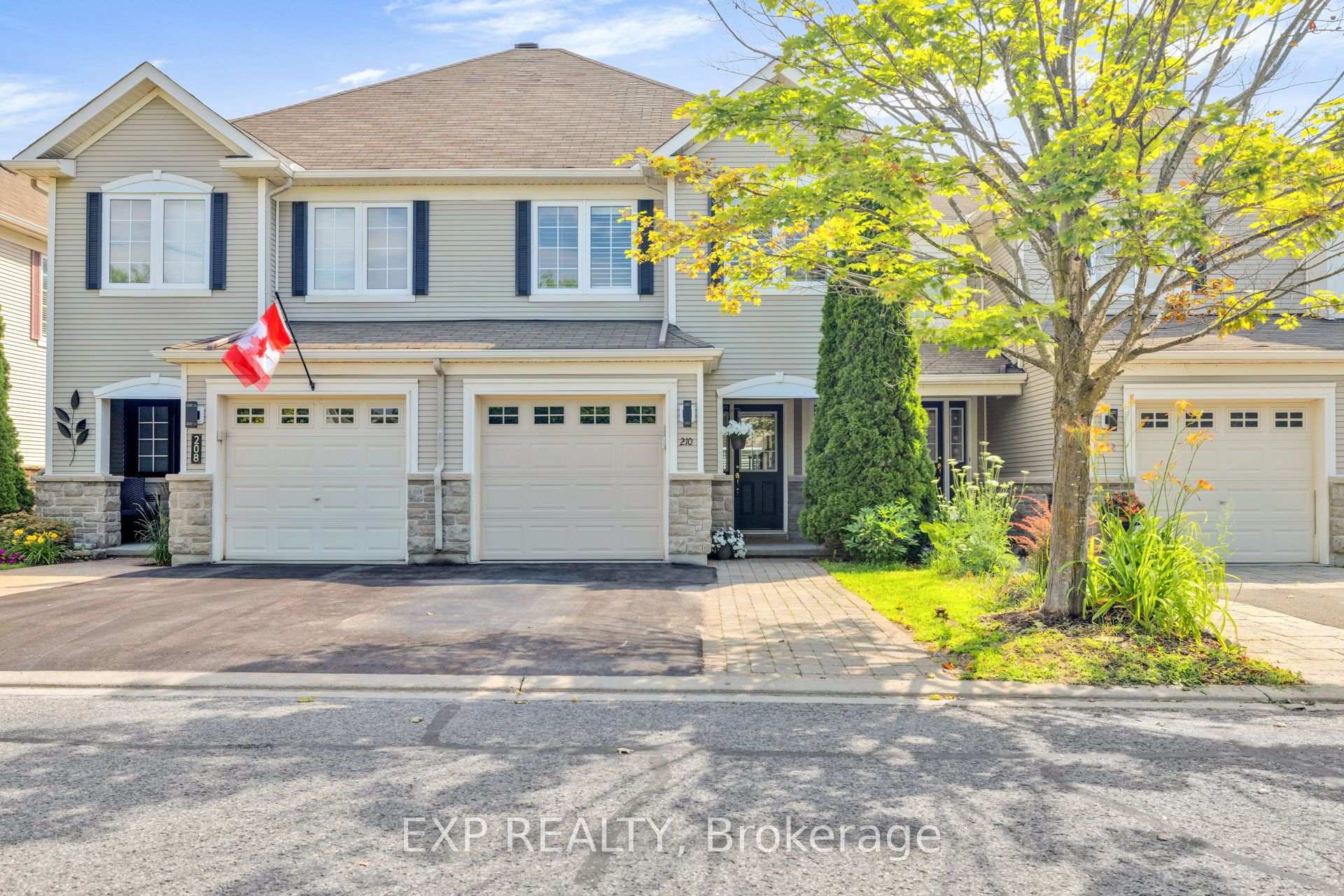 Photo 2 of 210 Wabiskaw Private, Ottawa, Barrhaven - Stonebridge — HOMEH