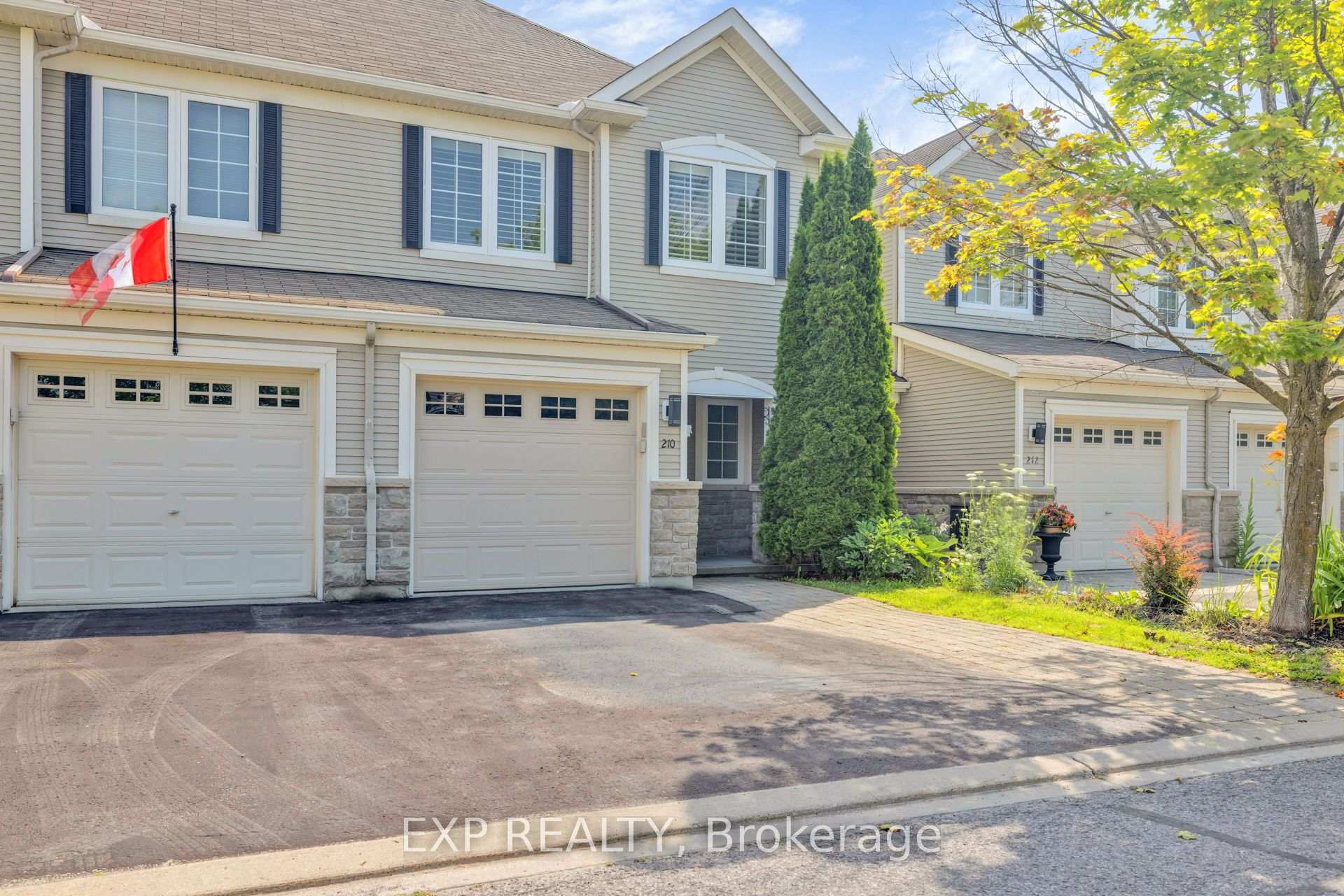 Photo 3 of 210 Wabiskaw Private, Ottawa, Barrhaven - Stonebridge — HOMEH