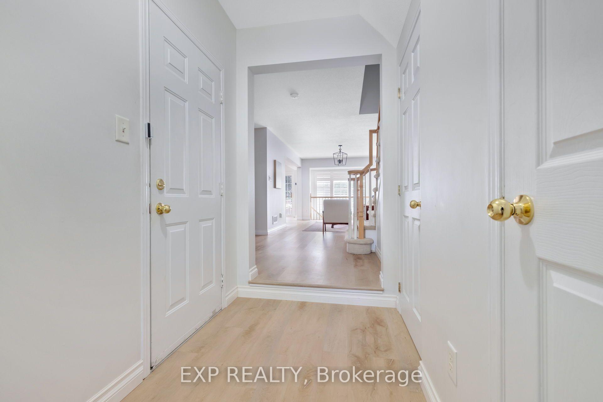 Photo 5 of 210 Wabiskaw Private, Ottawa, Barrhaven - Stonebridge — HOMEH
