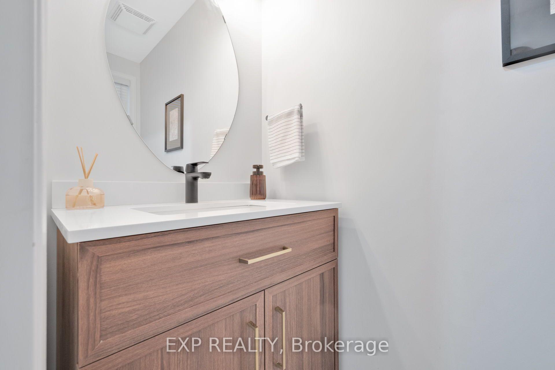 Photo 6 of 210 Wabiskaw Private, Ottawa, Barrhaven - Stonebridge — HOMEH