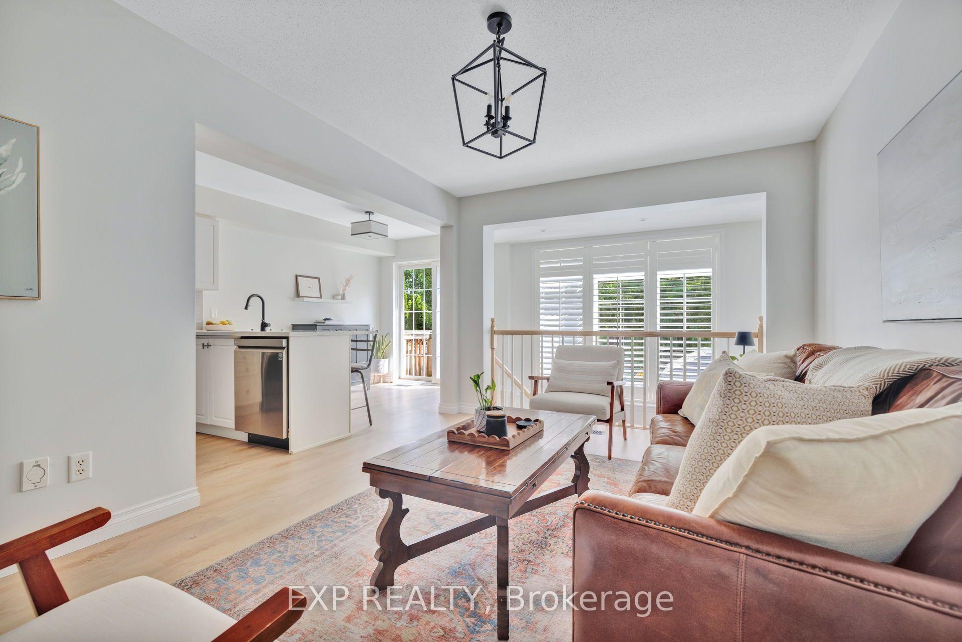 Photo 8 of 210 Wabiskaw Private, Ottawa, Barrhaven - Stonebridge — HOMEH