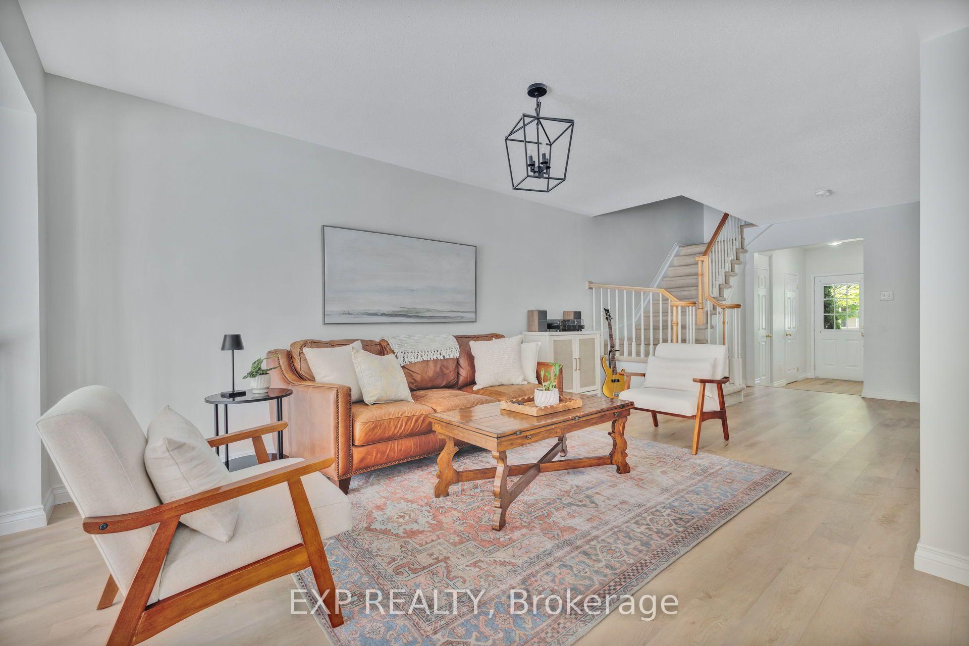 Photo 10 of 210 Wabiskaw Private, Ottawa, Barrhaven - Stonebridge — HOMEH