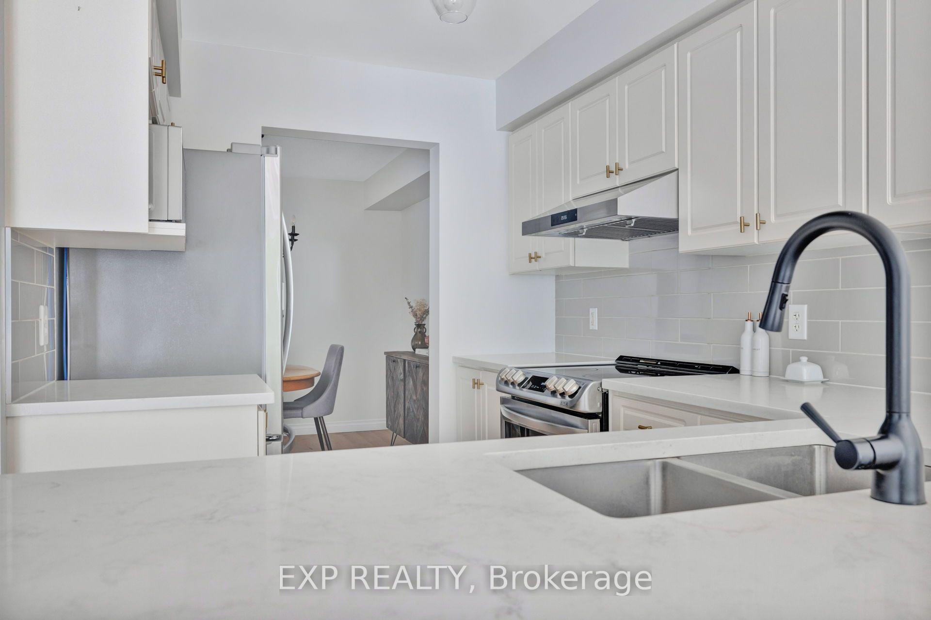 Photo 14 of 210 Wabiskaw Private, Ottawa, Barrhaven - Stonebridge — HOMEH
