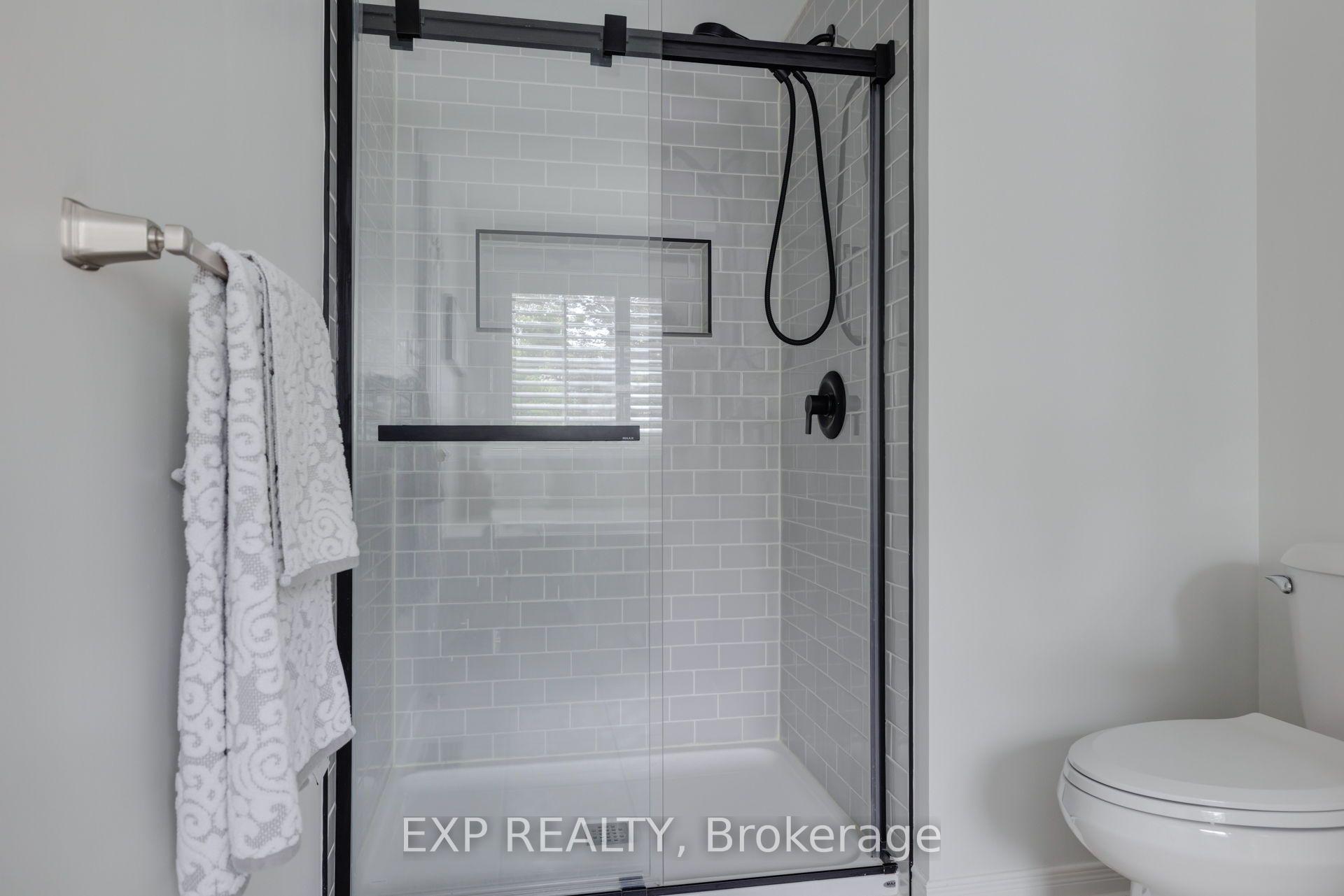 Photo 31 of 210 Wabiskaw Private, Ottawa, Barrhaven - Stonebridge — HOMEH