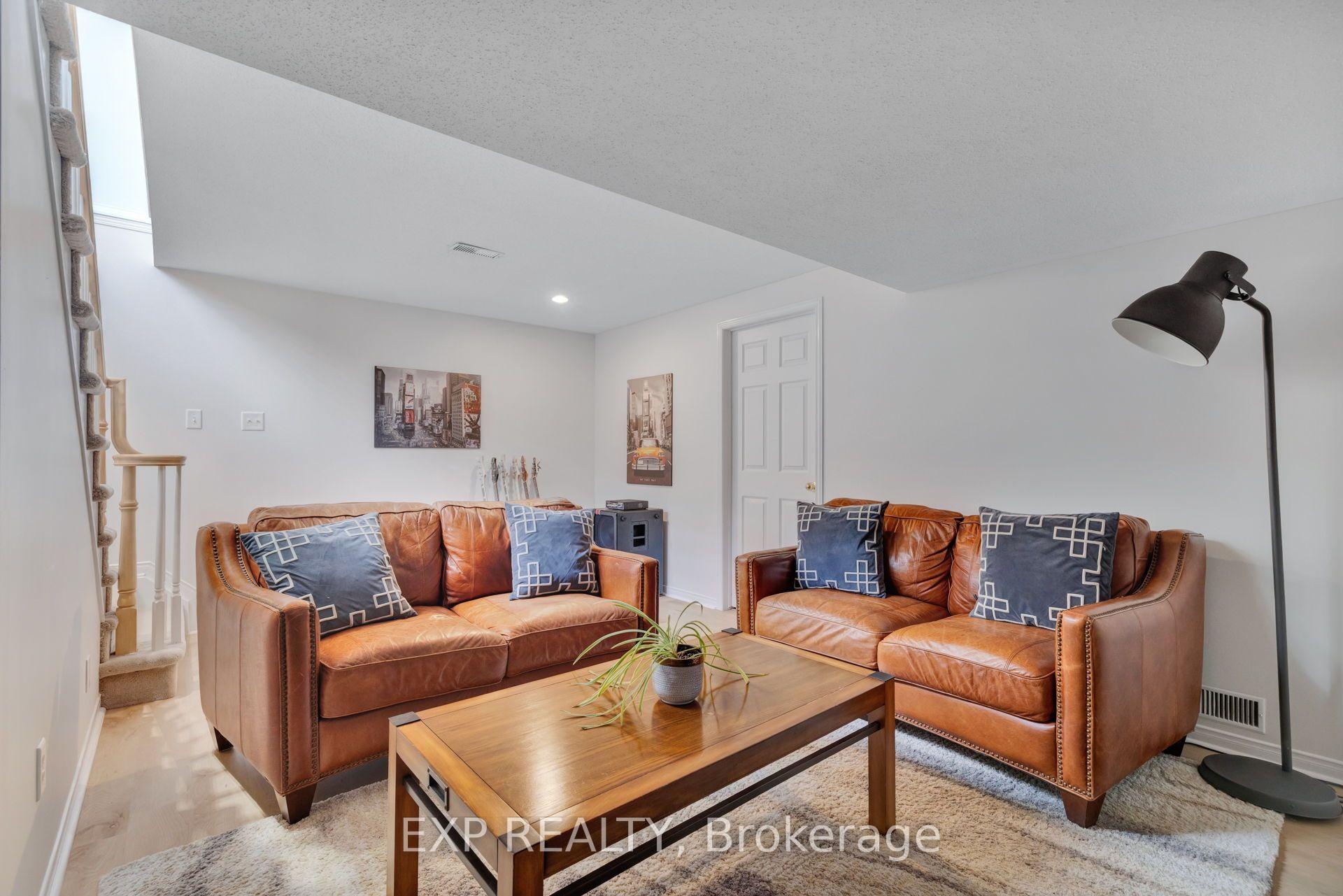 Photo 40 of 210 Wabiskaw Private, Ottawa, Barrhaven - Stonebridge — HOMEH