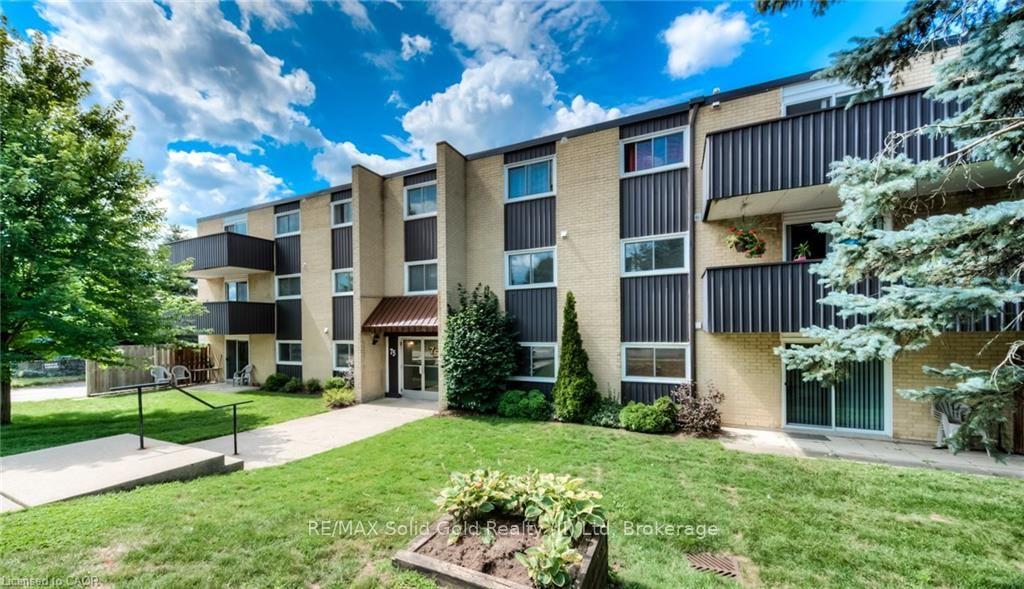 Photo 2 of Unit 308, 75 Hazelglen Drive, Kitchener, Victoria Hills — HOMEH