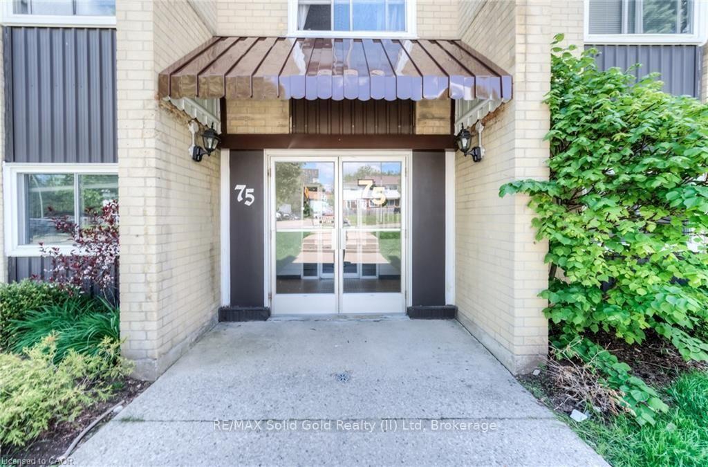 Photo 3 of Unit 308, 75 Hazelglen Drive, Kitchener, Victoria Hills — HOMEH