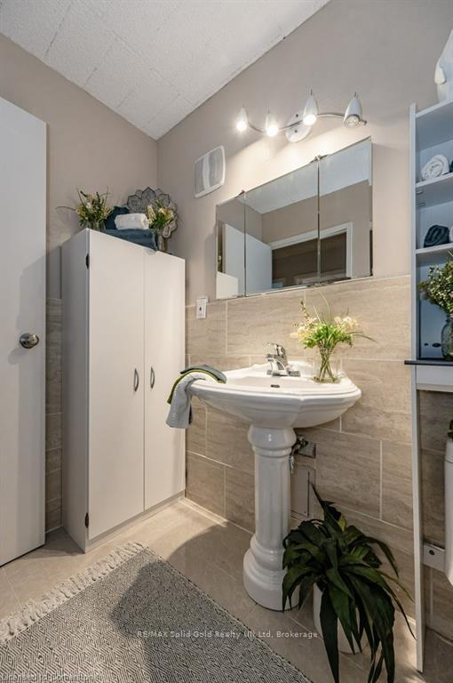 Photo 11 of Unit 308, 75 Hazelglen Drive, Kitchener, Victoria Hills — HOMEH