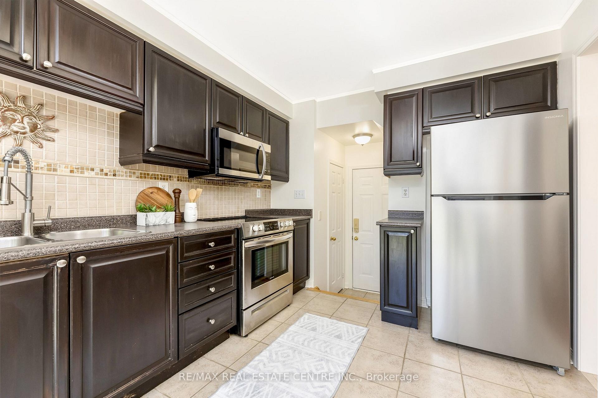 Photo 10 of 430 Patterson Drive, Milton, Clarke — HOMEH