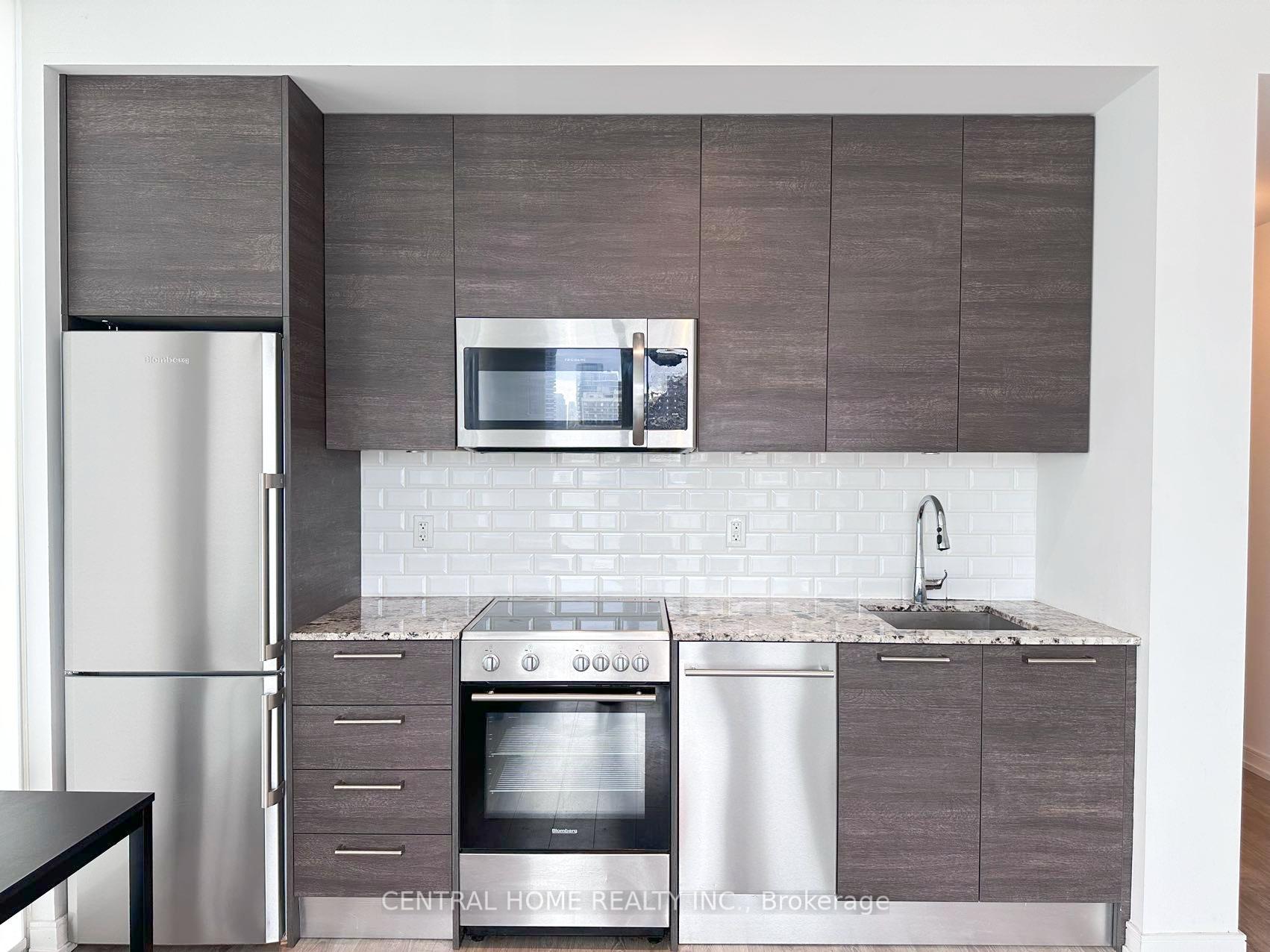 Photo 3 of Unit 1602, 28 Wellesley Street E, Toronto, Church-Yonge Corridor — HOMEH
