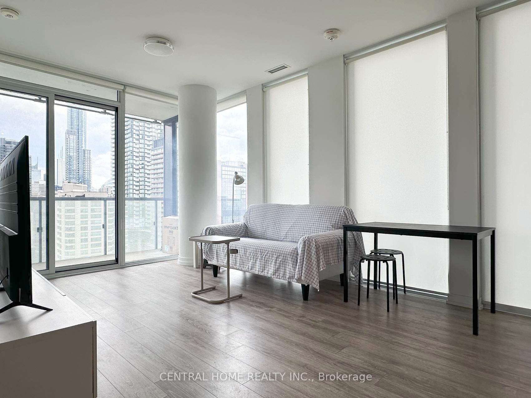 Photo 4 of Unit 1602, 28 Wellesley Street E, Toronto, Church-Yonge Corridor — HOMEH