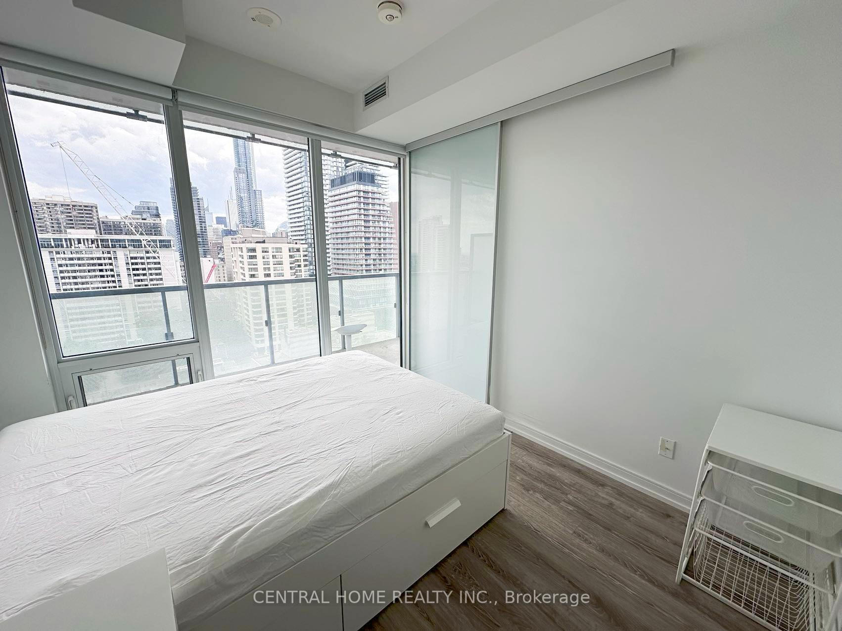 Photo 8 of Unit 1602, 28 Wellesley Street E, Toronto, Church-Yonge Corridor — HOMEH