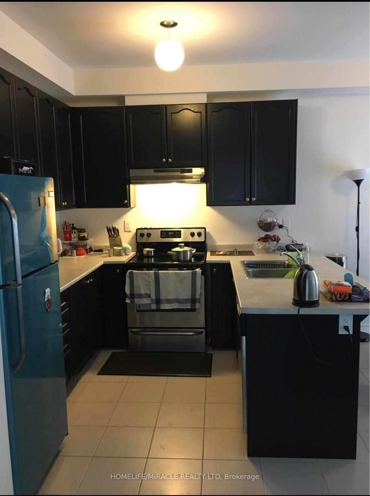 Photo 4 of 82 Aspen Hills Road, Brampton, Credit Valley — HOMEH
