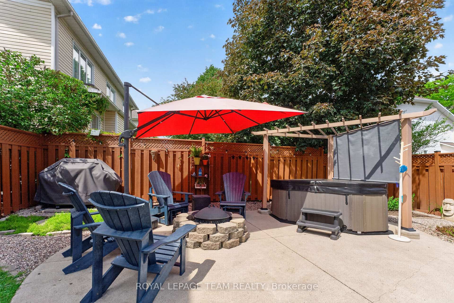 Photo 4 of 14 Wynridge Place, Ottawa, Kanata - Emerald Meadows/Trailwest — HOMEH