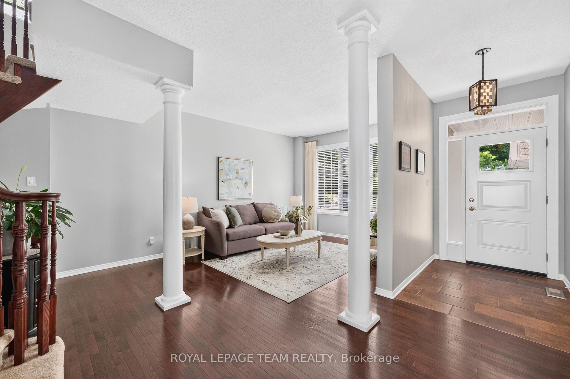 Photo 5 of 14 Wynridge Place, Ottawa, Kanata - Emerald Meadows/Trailwest — HOMEH