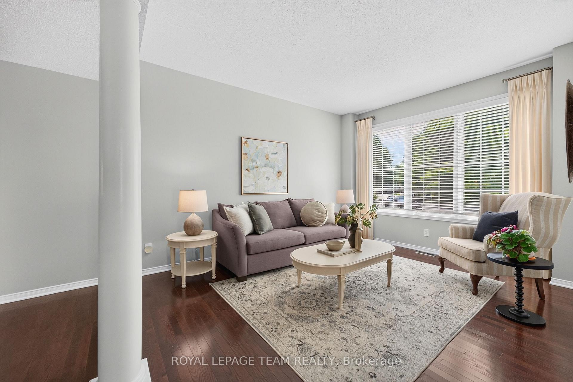 Photo 6 of 14 Wynridge Place, Ottawa, Kanata - Emerald Meadows/Trailwest — HOMEH