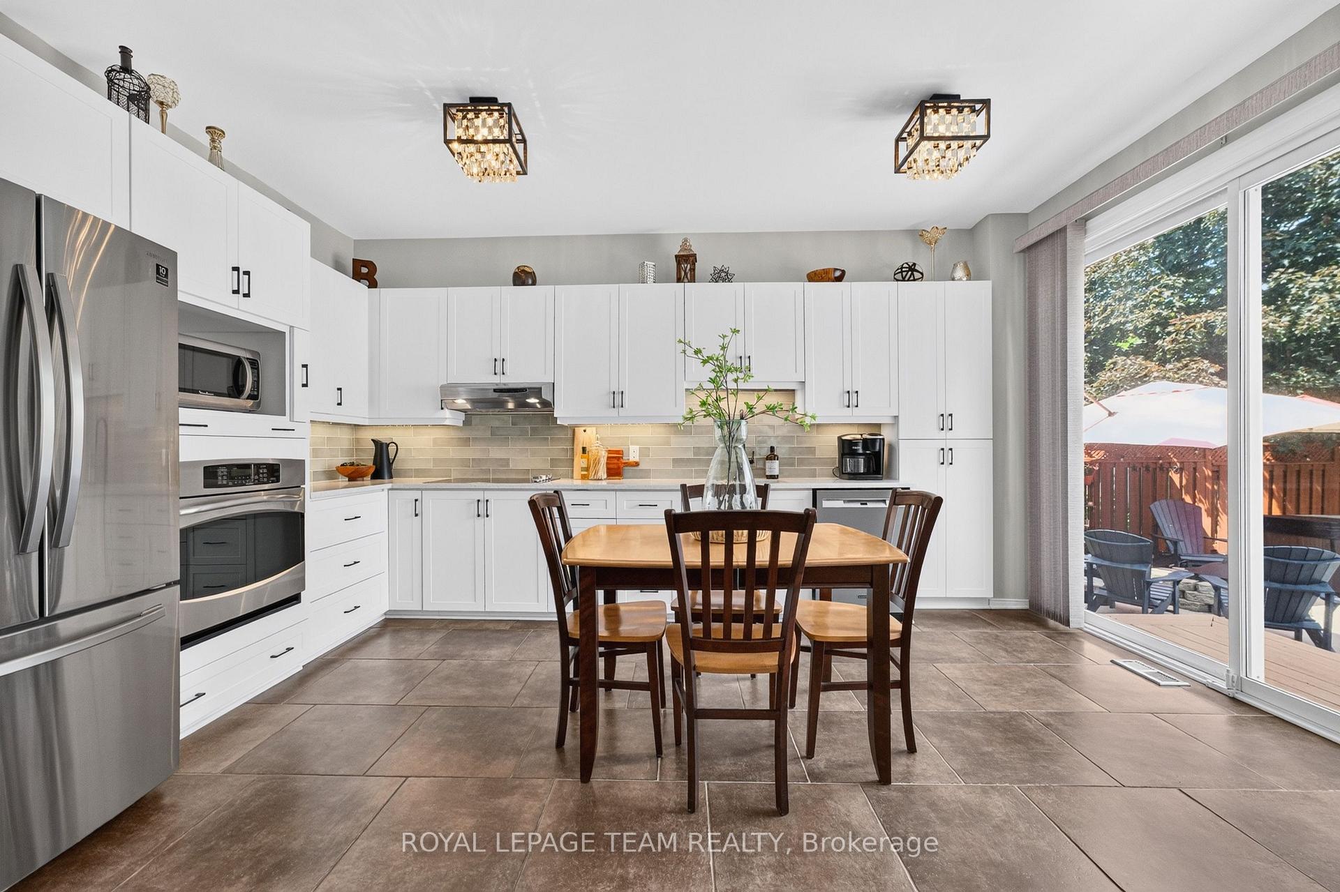 Photo 17 of 14 Wynridge Place, Ottawa, Kanata - Emerald Meadows/Trailwest — HOMEH