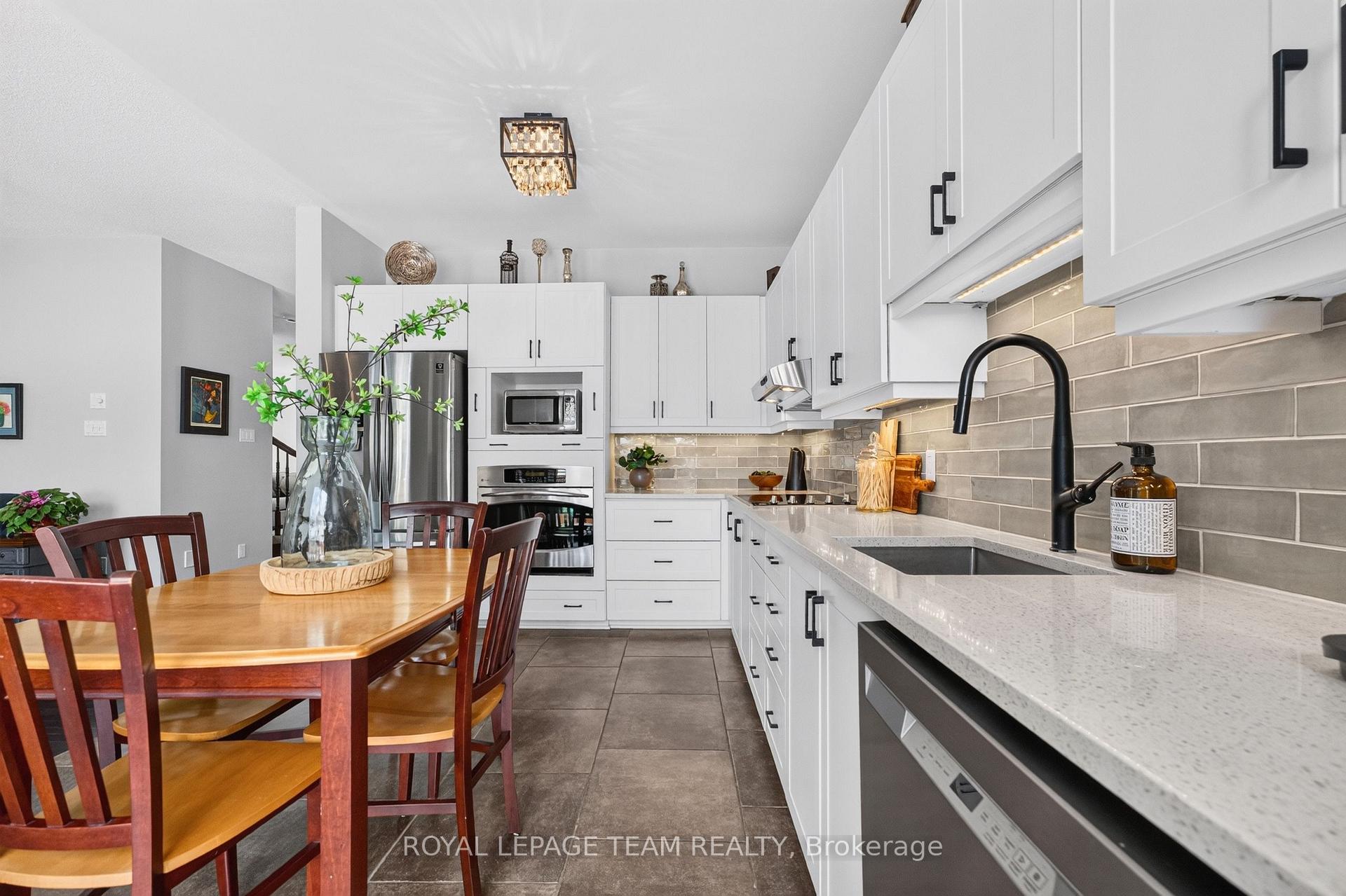Photo 20 of 14 Wynridge Place, Ottawa, Kanata - Emerald Meadows/Trailwest — HOMEH