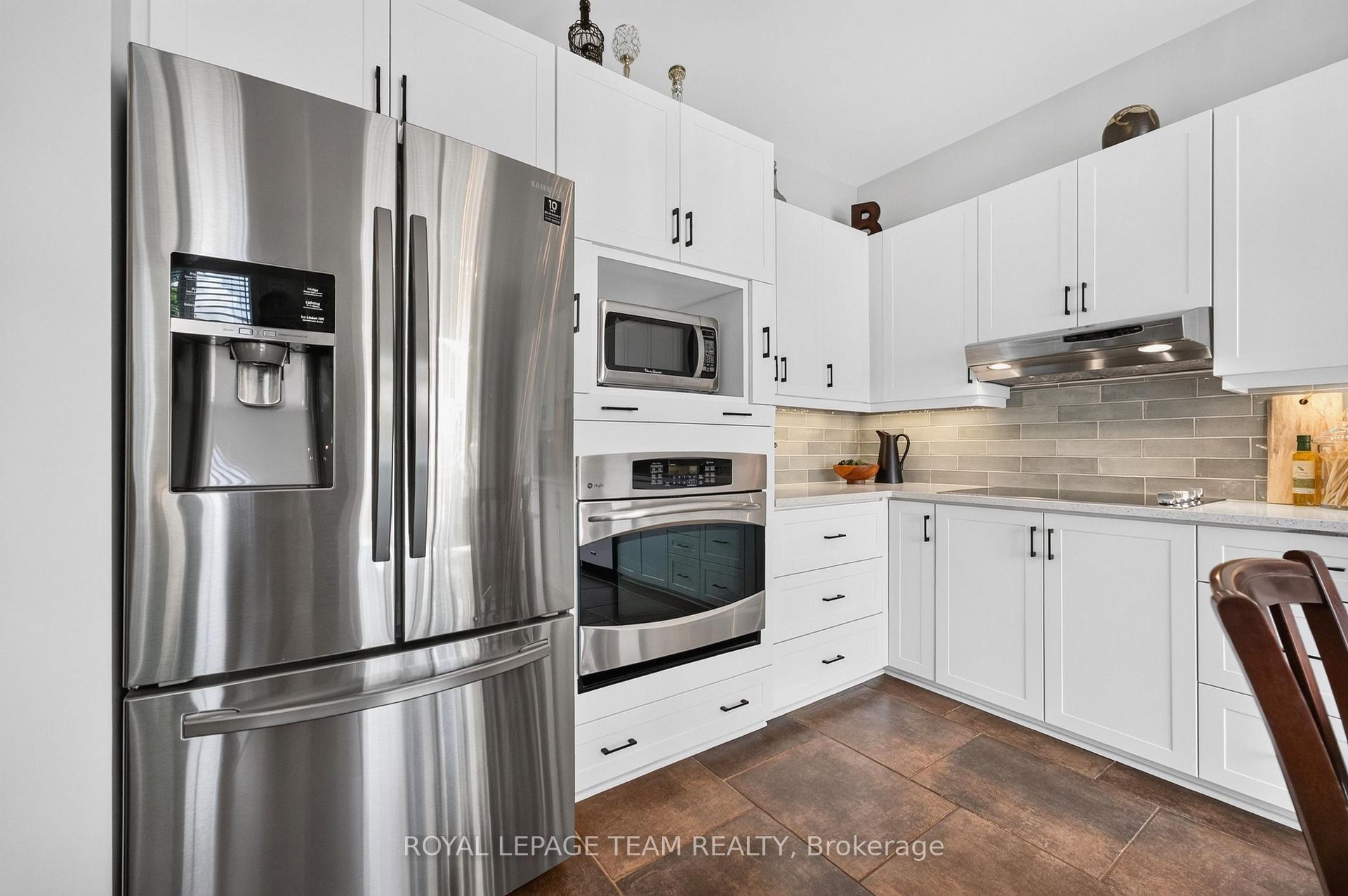 Photo 21 of 14 Wynridge Place, Ottawa, Kanata - Emerald Meadows/Trailwest — HOMEH