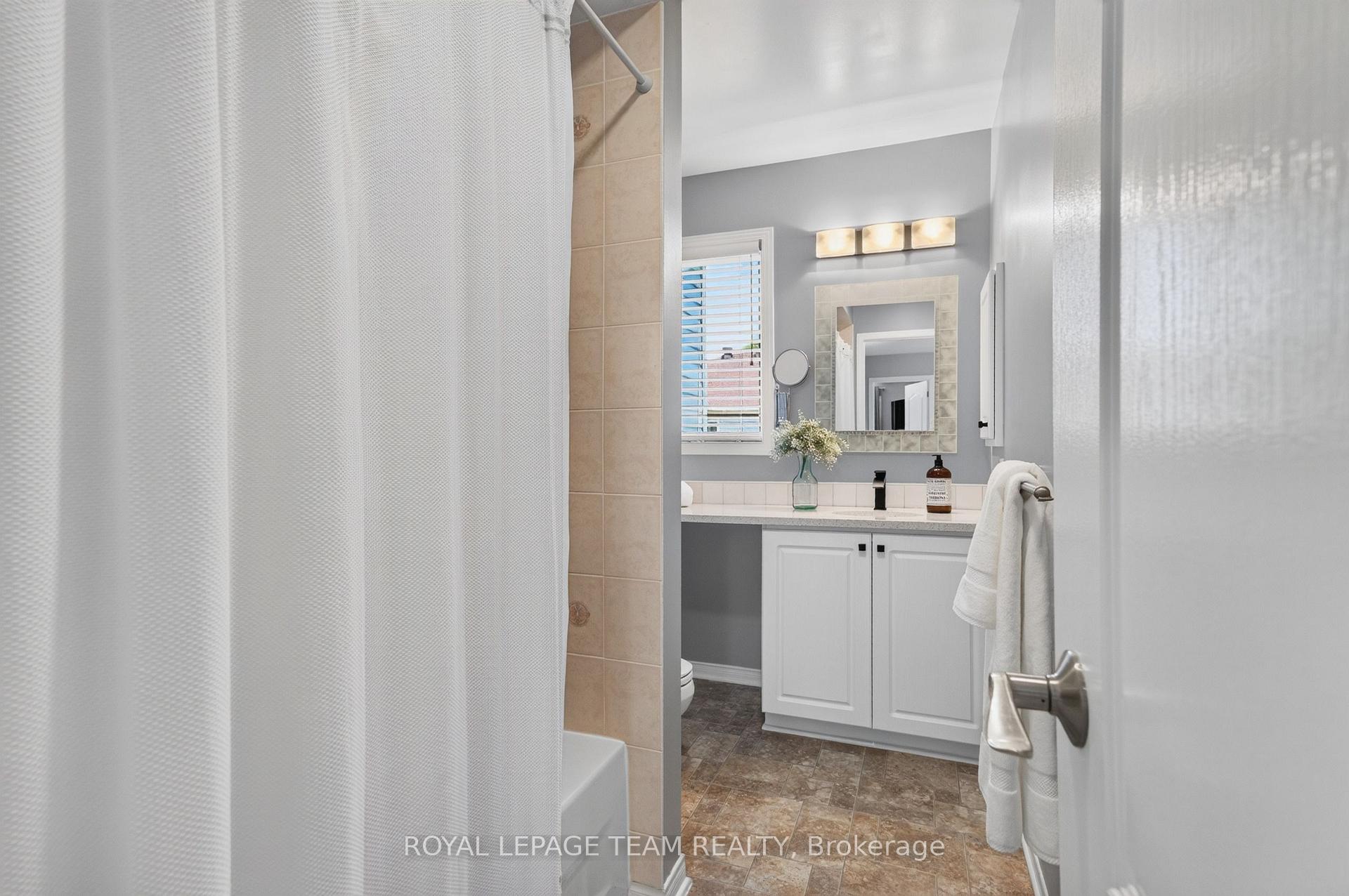 Photo 39 of 14 Wynridge Place, Ottawa, Kanata - Emerald Meadows/Trailwest — HOMEH