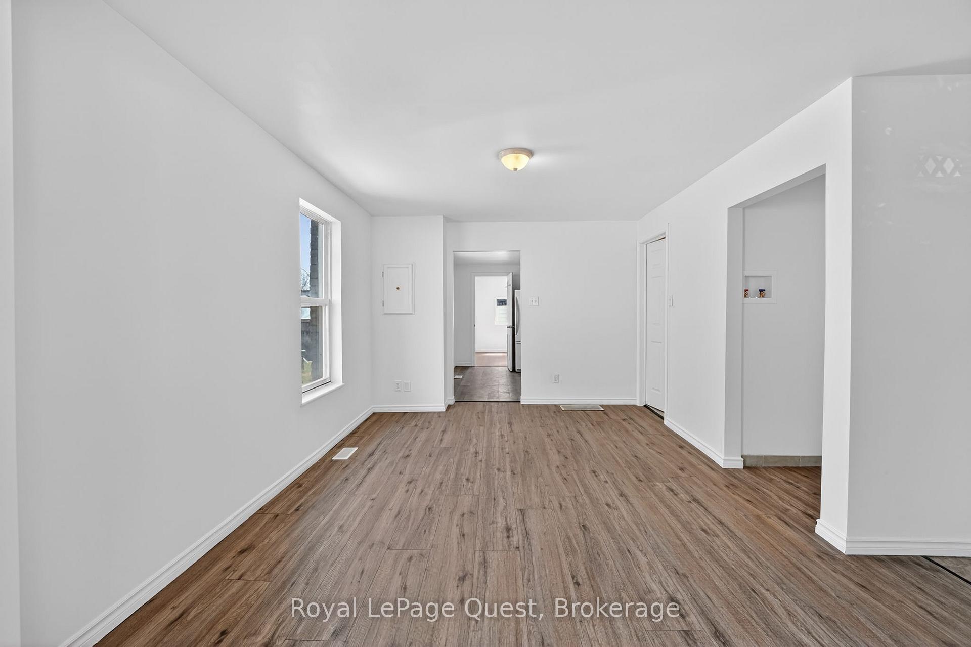 Photo 10 of 55 Elgin Street, Orillia — HOMEH