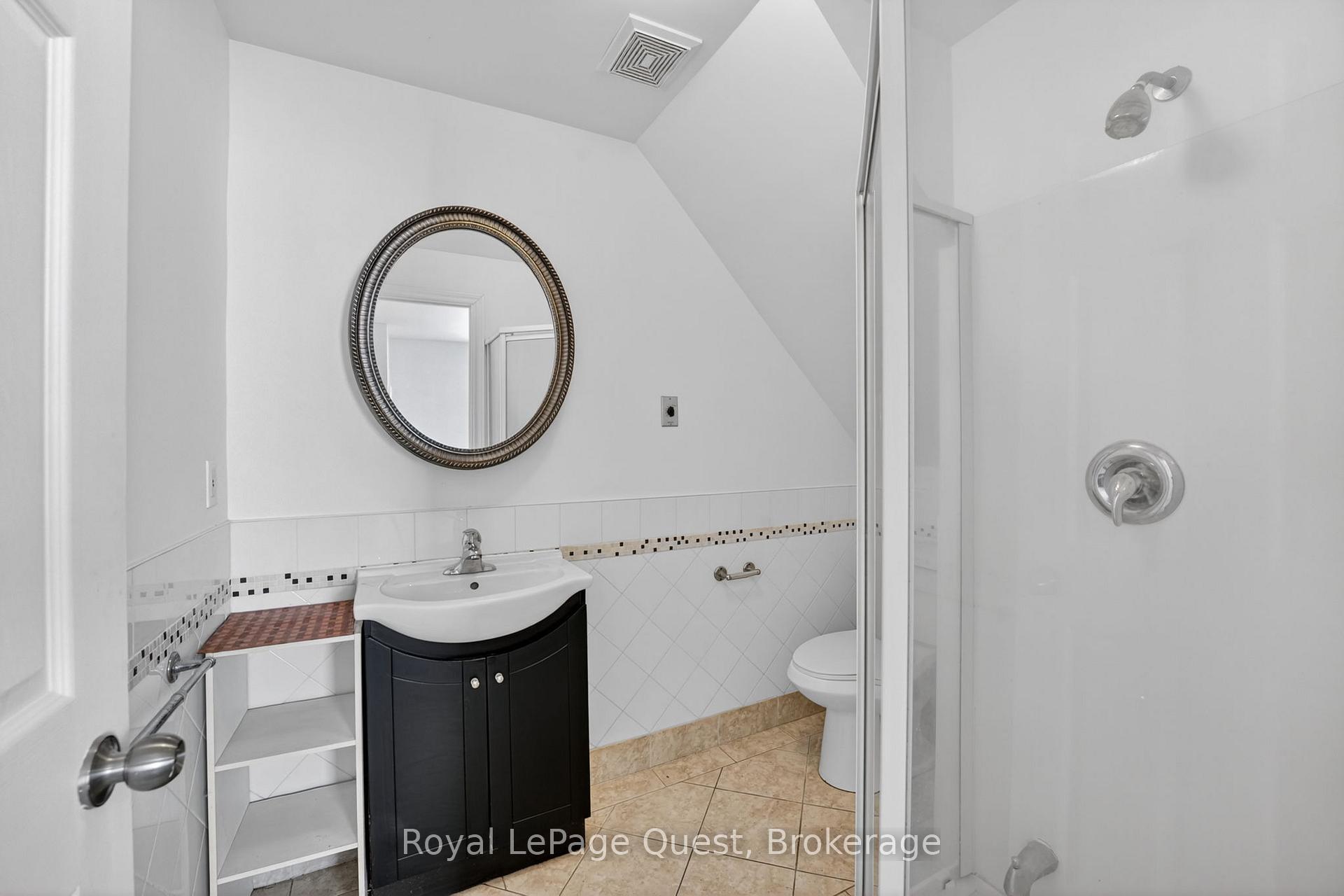 Photo 15 of 55 Elgin Street, Orillia — HOMEH