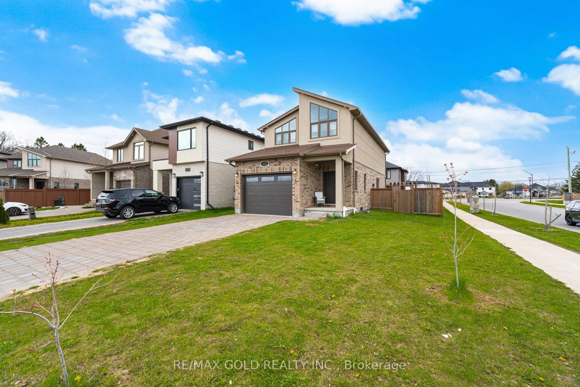 Photo 2 of 2439 Daisy Bend, London, South U — HOMEH