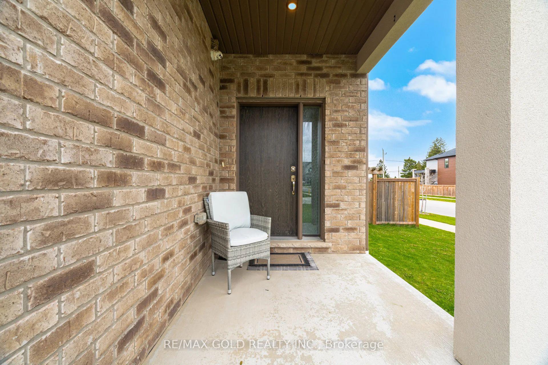 Photo 4 of 2439 Daisy Bend, London, South U — HOMEH