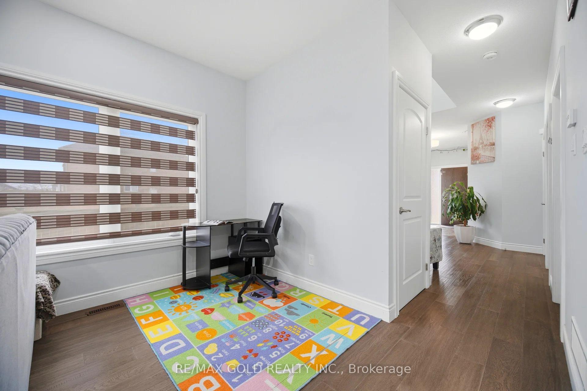 Photo 6 of 2439 Daisy Bend, London, South U — HOMEH
