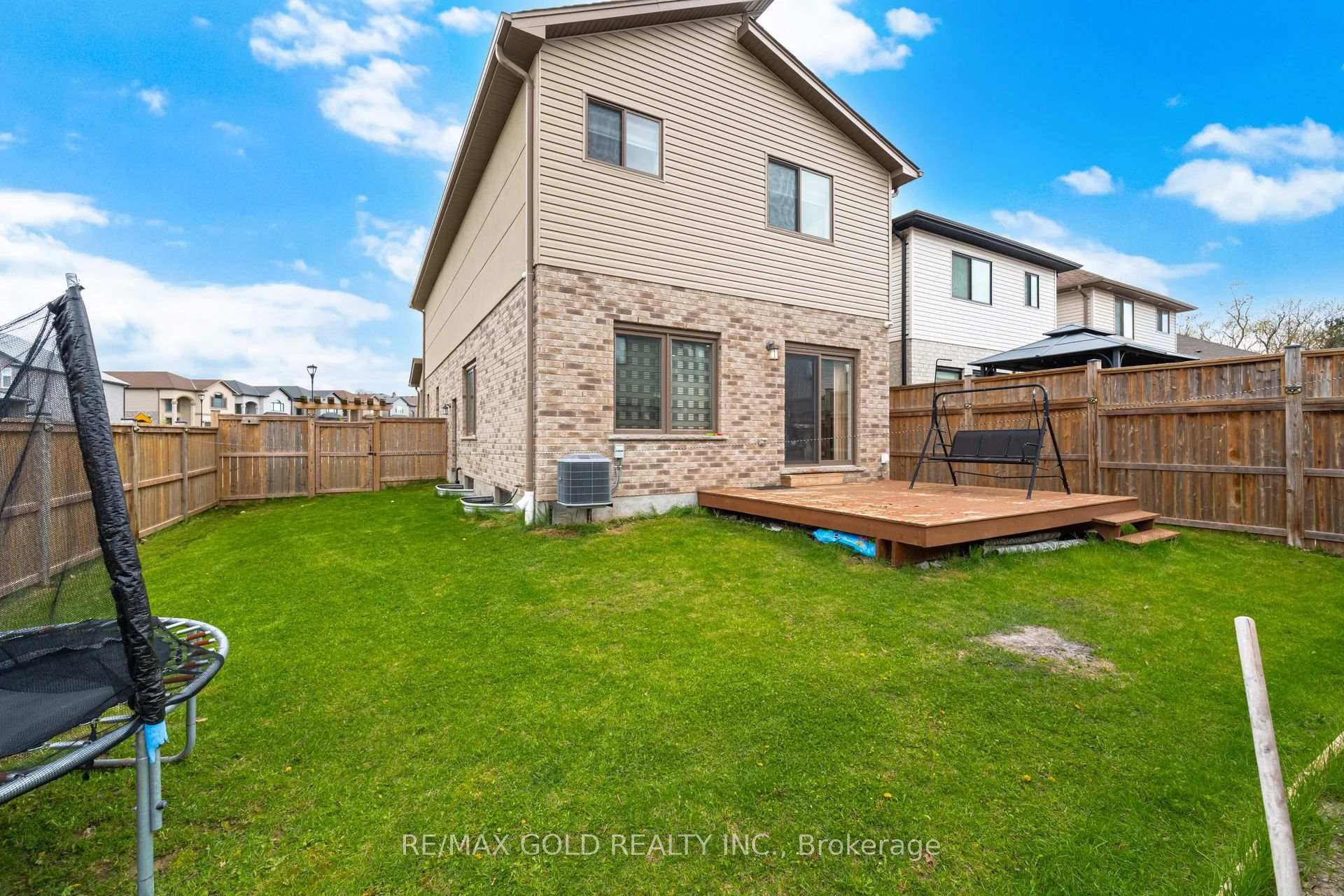 Photo 26 of 2439 Daisy Bend, London, South U — HOMEH