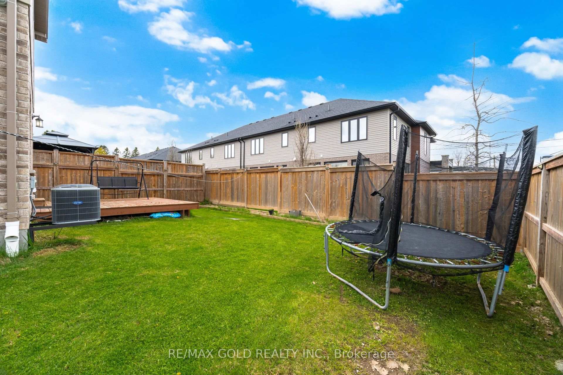 Photo 27 of 2439 Daisy Bend, London, South U — HOMEH